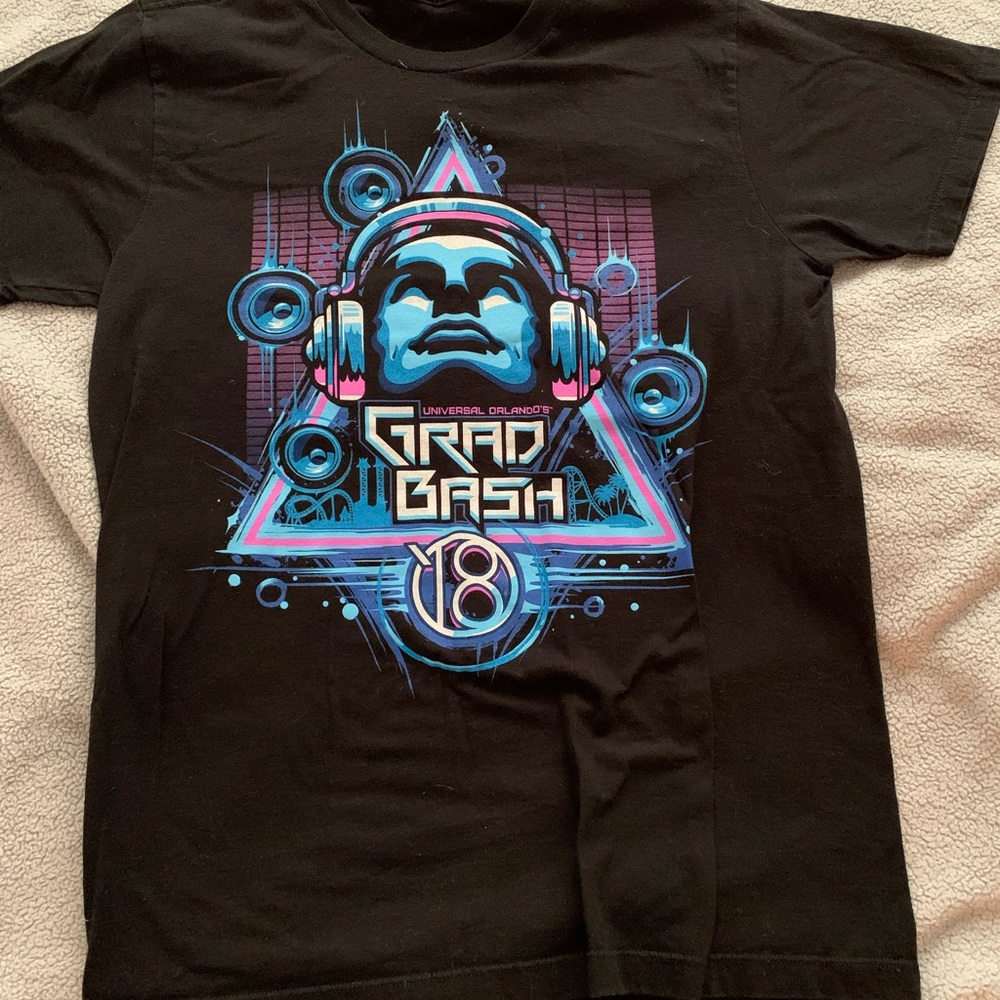 Universal studios Orl HS Grad bash tee size s